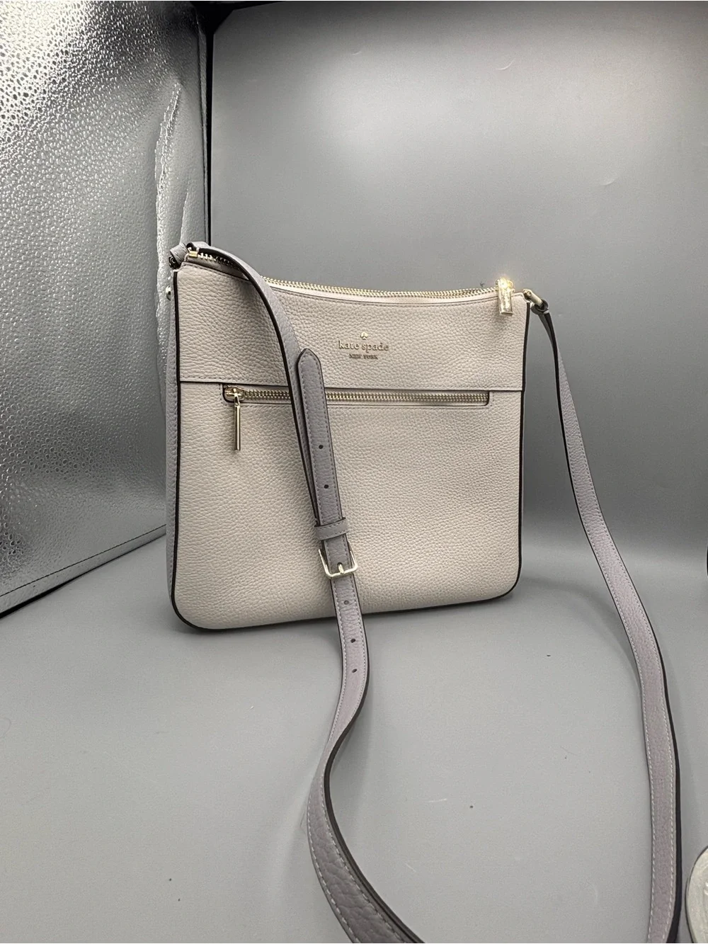 kate spade New York Pebbled Leather Crossbody Bag in Light Gray